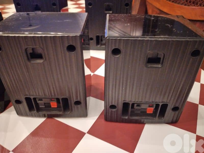 Sumsang home surround system 18