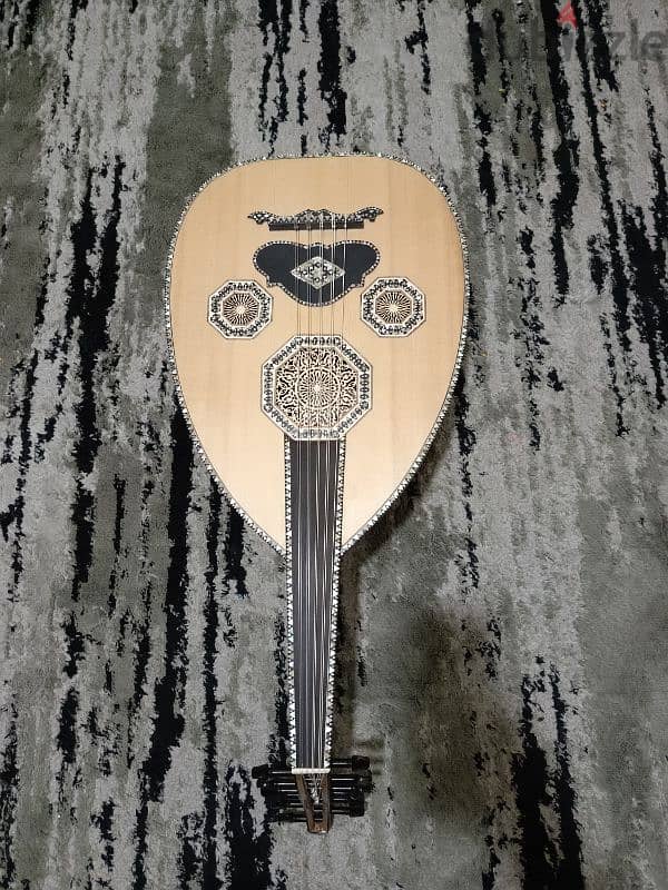 عود مصري باب اول خشب سبروس والقصعه وينغي ومايبل مطعم صدف طبيعي 0