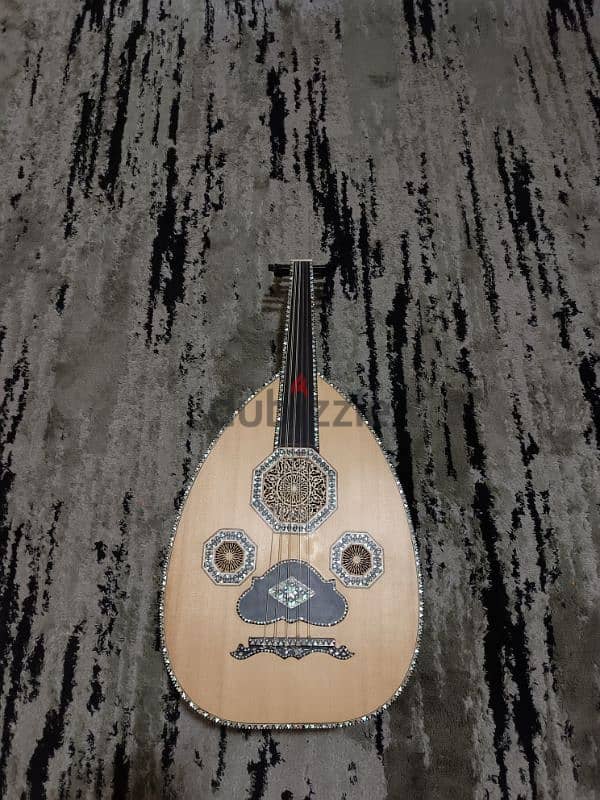 عود مصري باب اول خشب سبروس والقصعه وينغي ومايبل مطعم صدف طبيعي 2