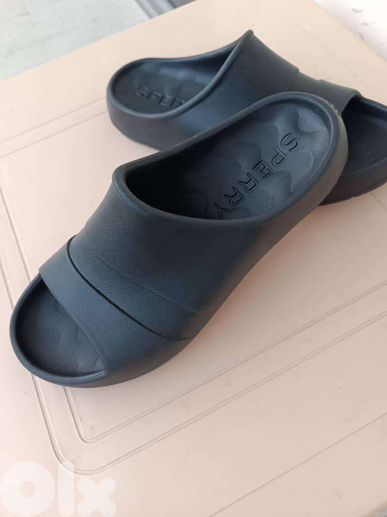 Sperry slippers 0