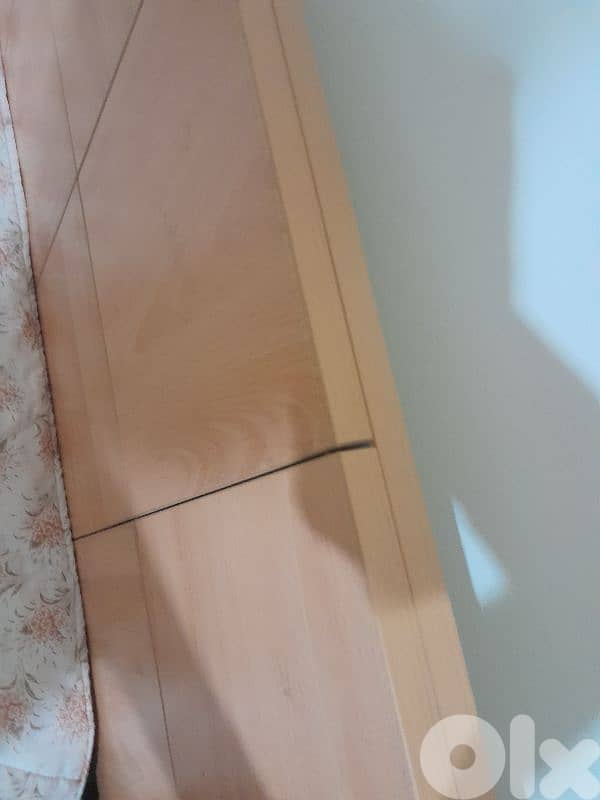 bed and chiffonniere 2