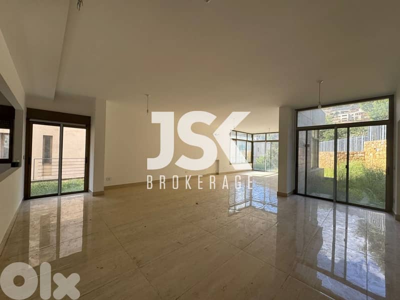 L17862 - Apartment With Terrace For Sale in Mansourieh 0