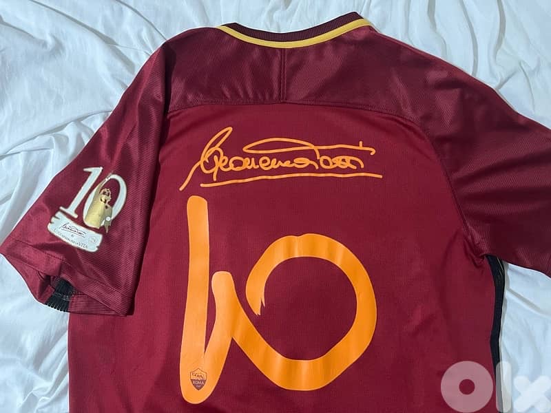 Totti retirement ac roma home kit 1