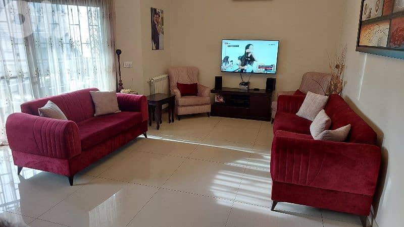 living room for sale 4 pieces in a very good condition 7