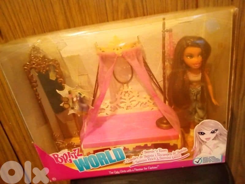 Offer:BRATZ YASMIN ROOM Boxed MGA Great Set: Bed+Mirror+Hanger+doll=68 9