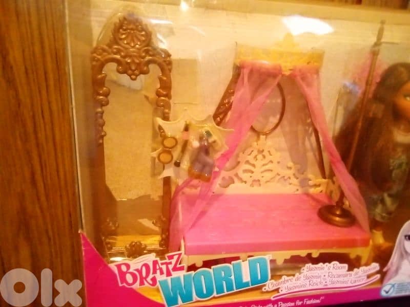 Offer:BRATZ YASMIN ROOM Boxed MGA Great Set: Bed+Mirror+Hanger+doll=68 2