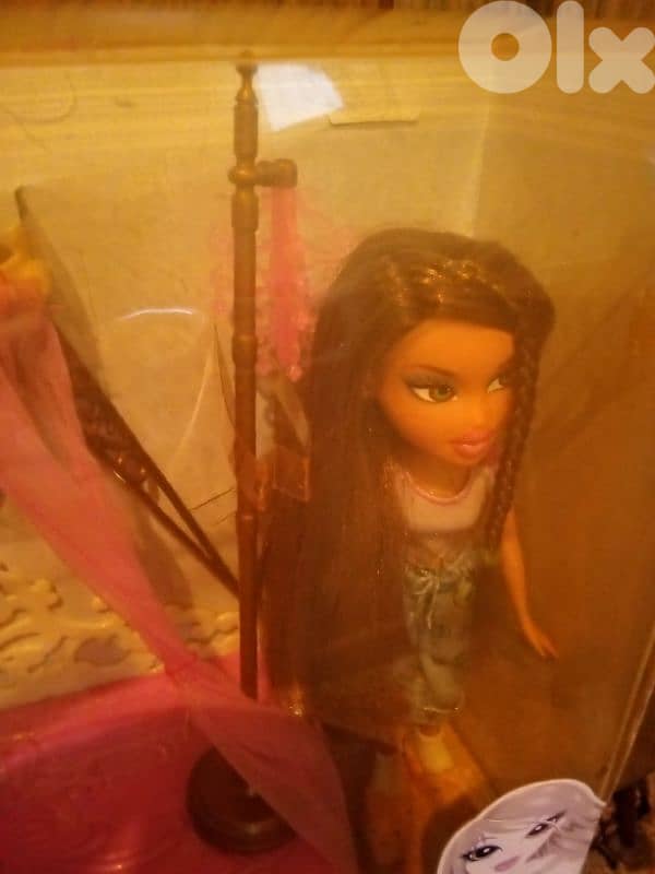 Offer:BRATZ YASMIN ROOM Boxed MGA Great Set: Bed+Mirror+Hanger+doll=68 6