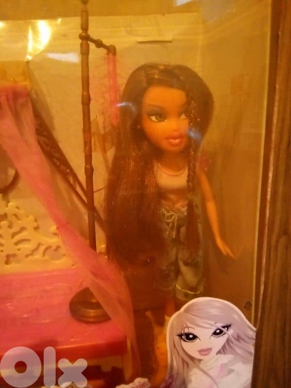 Offer:BRATZ YASMIN ROOM Boxed MGA Great Set: Bed+Mirror+Hanger+doll=68 8