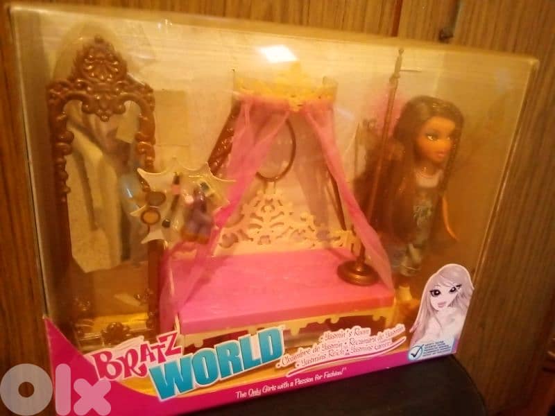 Offer:BRATZ YASMIN ROOM Boxed MGA Great Set: Bed+Mirror+Hanger+doll=68 0