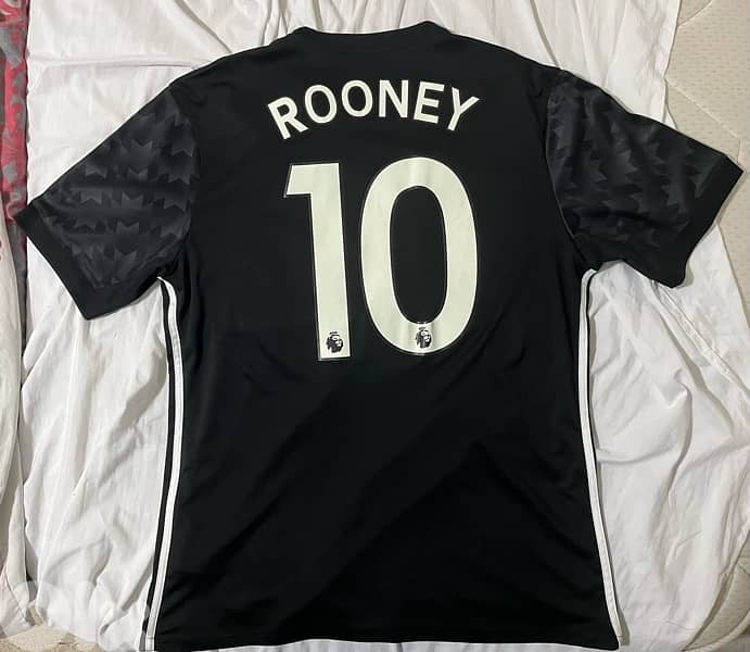 roomey Manchester United black jersey 1