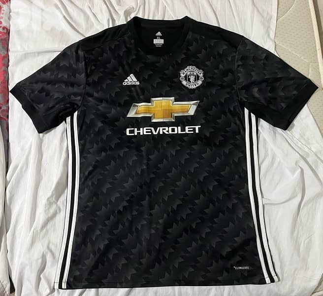 roomey Manchester United black jersey 4