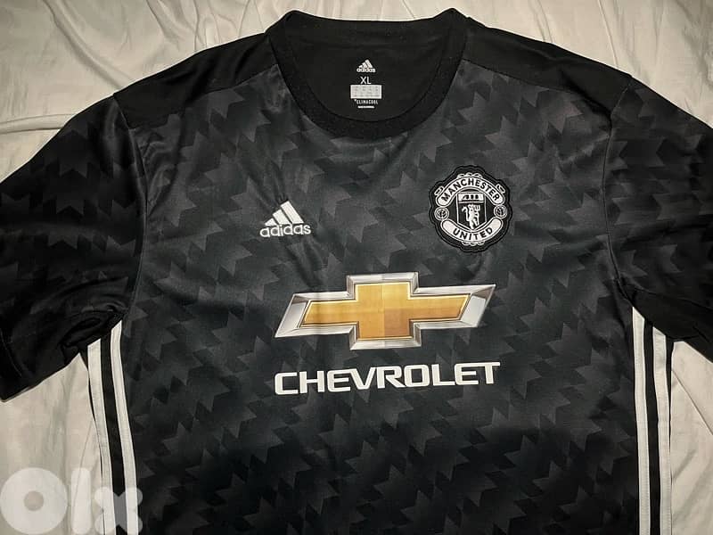 roomey Manchester United black jersey 5