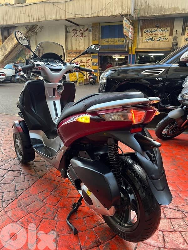 piaggio Mp3 300 cc 9