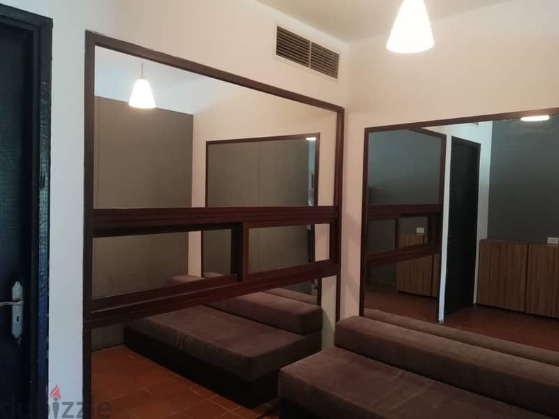 Portemilio furnished chalet- 1st row prime loc. direct to pool. Garage 8