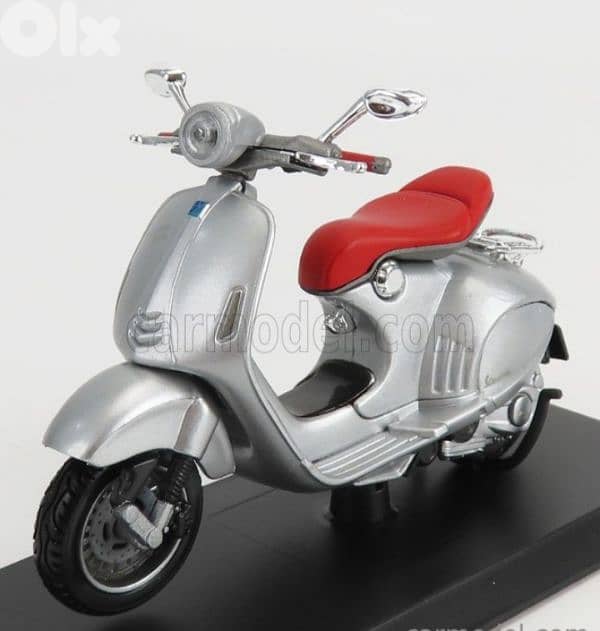 Vespa 946 Bellissima 2014 diecast motorcycle model 1;18. 0