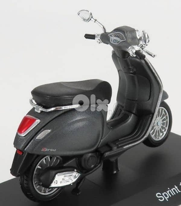 Vespa 150 ABS diecast motorcycle model 1;18 2