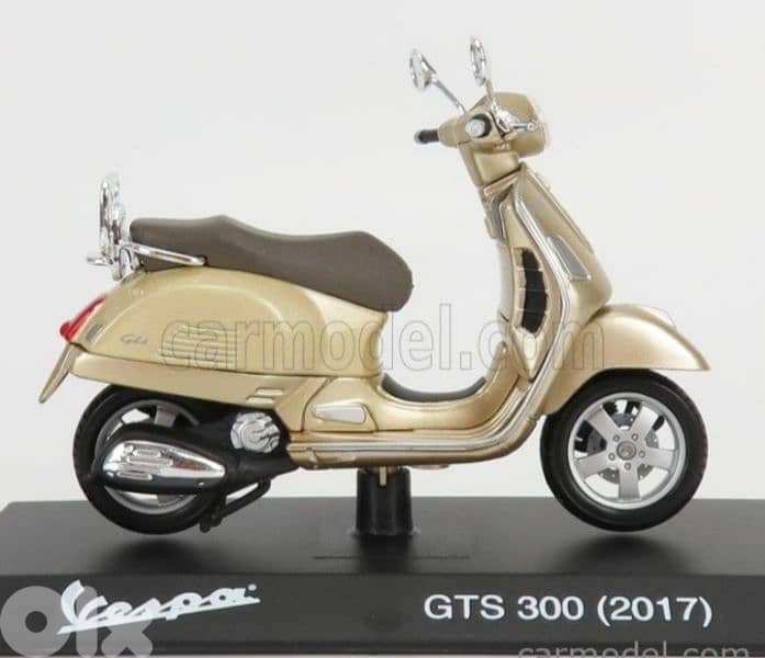 Vespa GTS 300 (2017) diecast motorcycle model 1;18 1