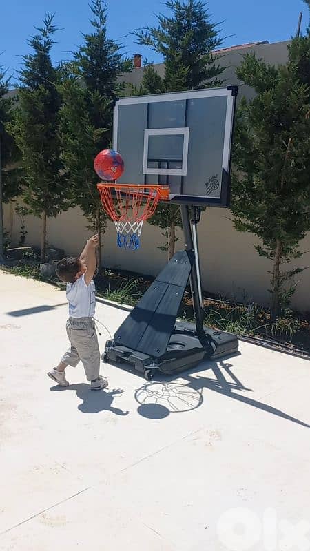 Now 280$ movable hoop basketball stand (swimming pool mode) 0