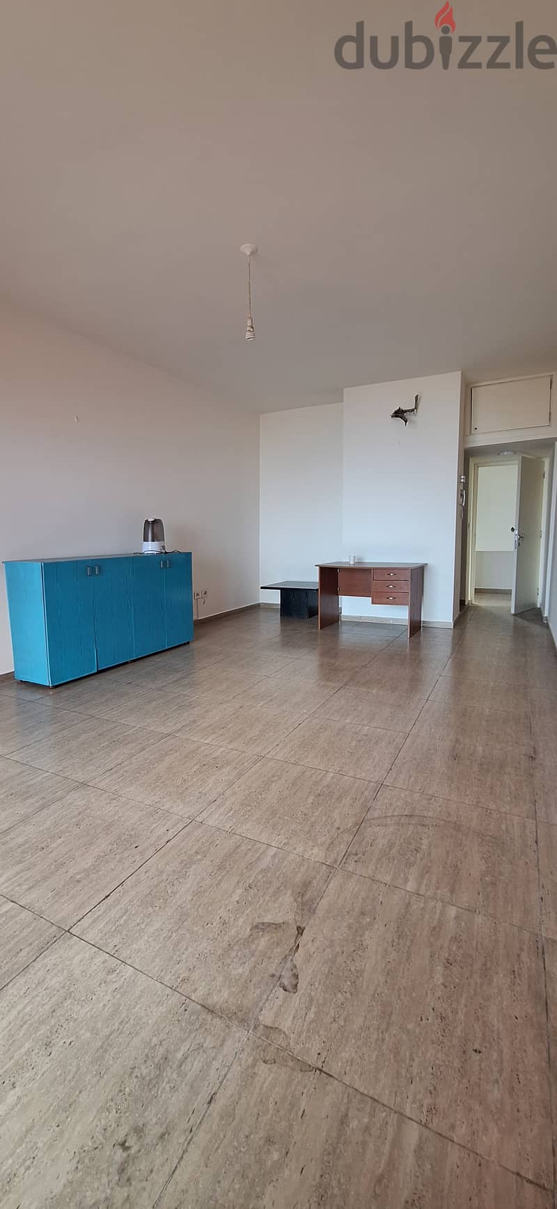 Office for rent in Halat - مكتب للإيجار في حالات 0