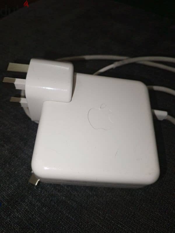 Macbook pro USB C charger 2