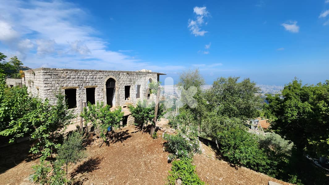 Land with Traditional Stone House For Sale in Aley أرض مع بيت حجري 3