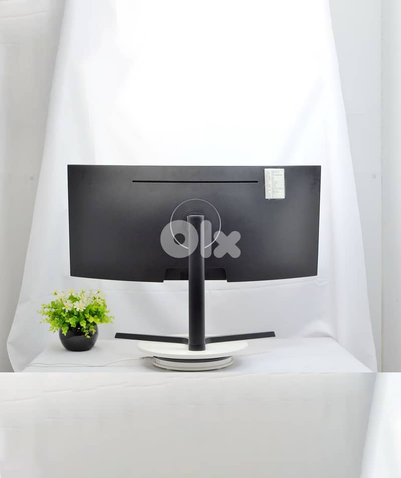 MAGNUM 34” 3K+ 165HZ ADJUSTABLE ULTRA WIDE MONITOR 4