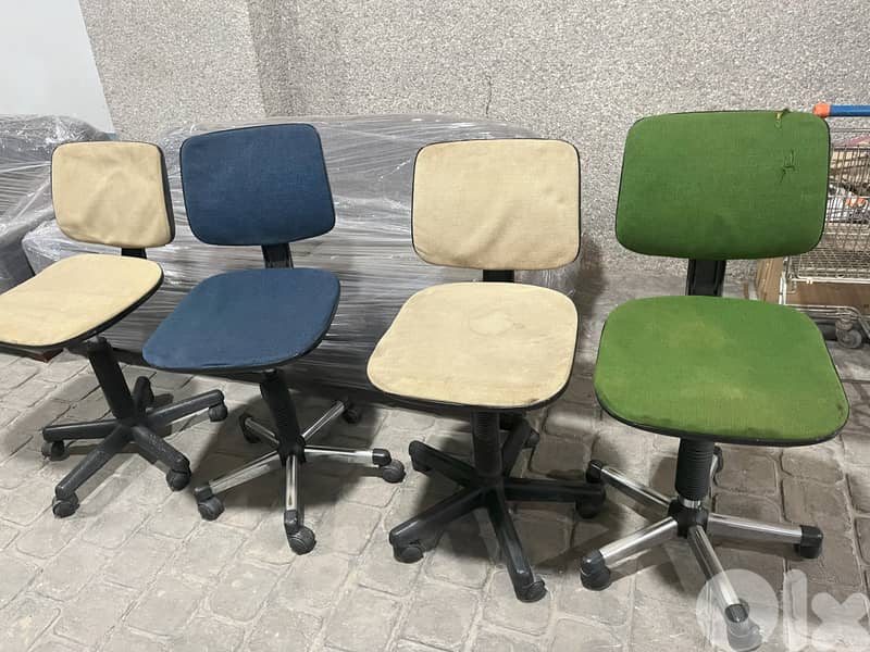 كراسي مكتب مستعملة. سعر محدد الكرسي $15 0