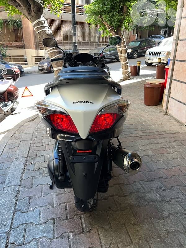 Japanese Honda Silverwing GT T mode 6