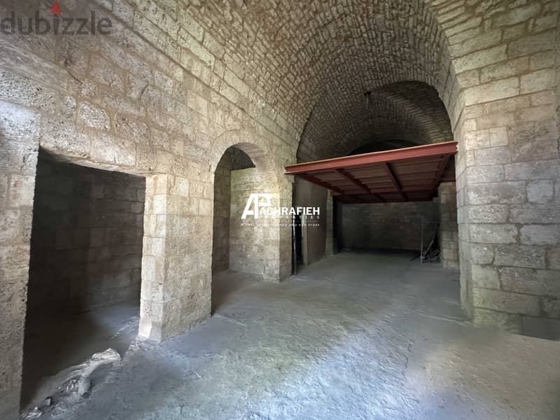 3 Floors 356 Sqm Shop for Rent In Downtown 0