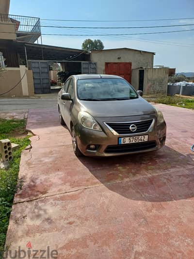 Nissan Sunny 2012