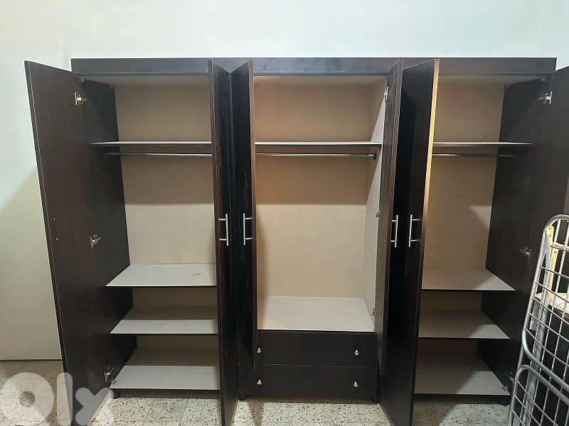 خزانة ست درف 240 سم 1