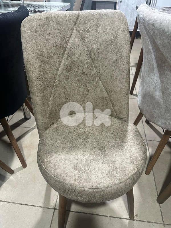 طاولة مع ست كراسي تركية 1