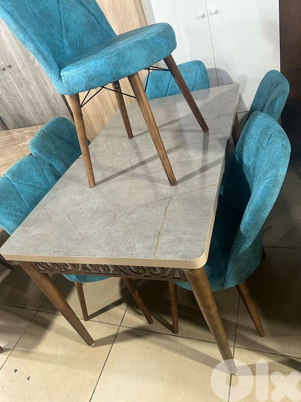 طاولة مع 6 كراسي تركية بتتكبر وبتتصغر 0