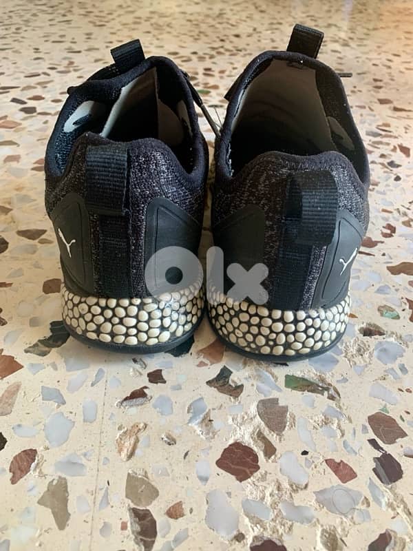 Original Puma Unisex hybrid black running shoes 4