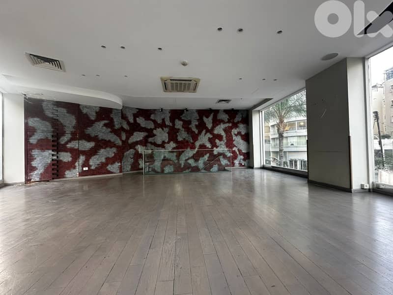 Shop for rent in Verdun محل للإيجار في فردان 0