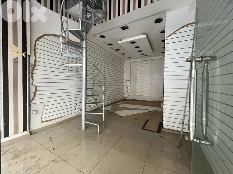 Shop for Rent in Hamra محل للإيجار في الحمرا 0