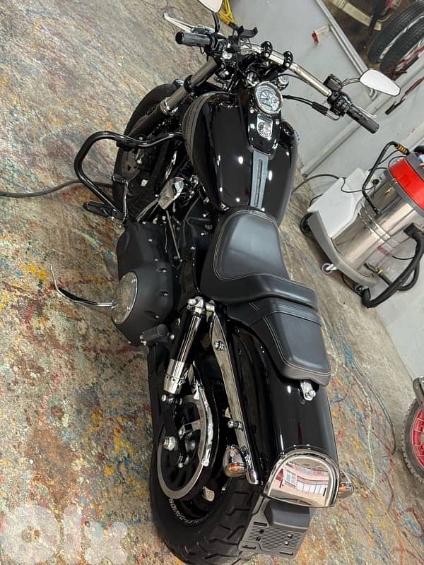 Harley davisdon Fat BoB 103 5