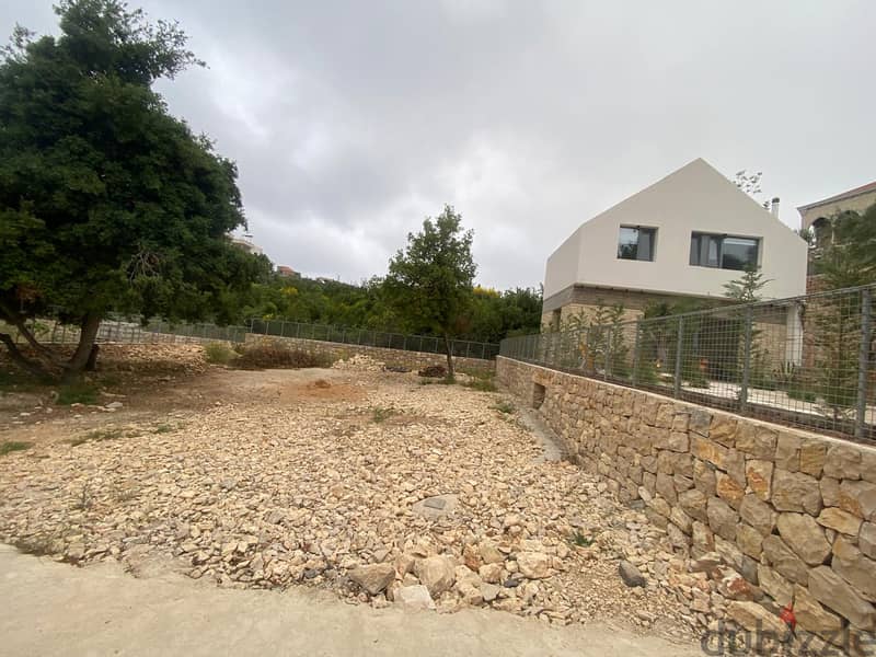 Land with a stand-alone house for sale in Mrah Chdidأرض مع منزل مستقل 1