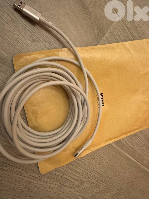 Meta Quest 2 VR headset + accessories 11