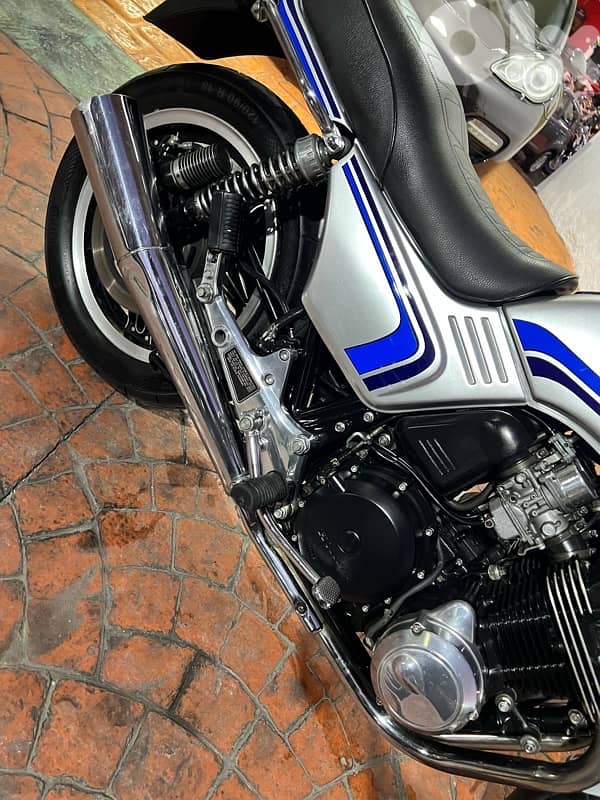 Honda CB 900 F 1982 4