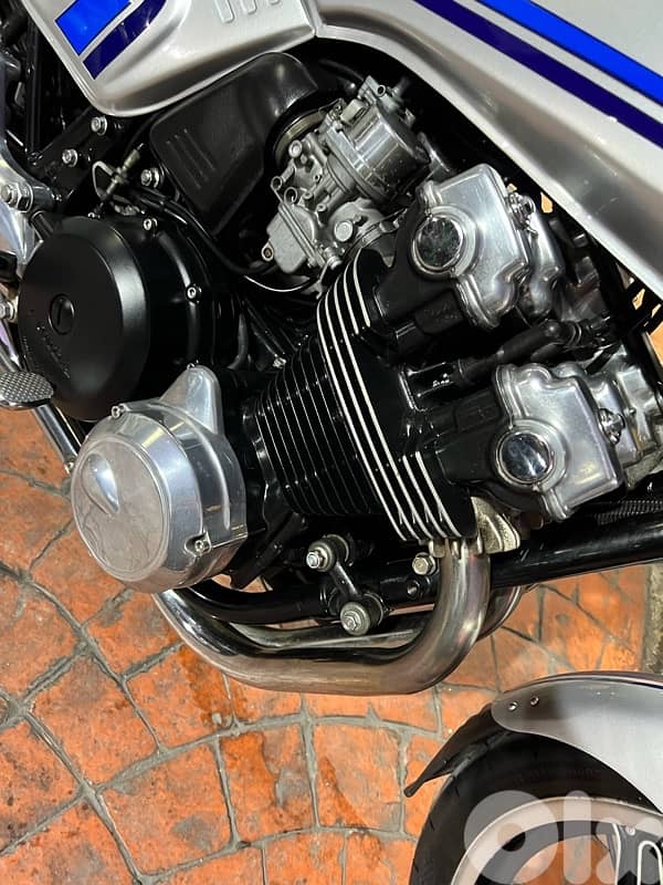 Honda CB 900 F 1982 5