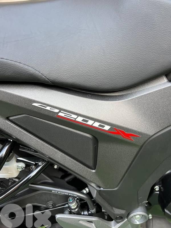 Honda CB 200 X okm 2025 3