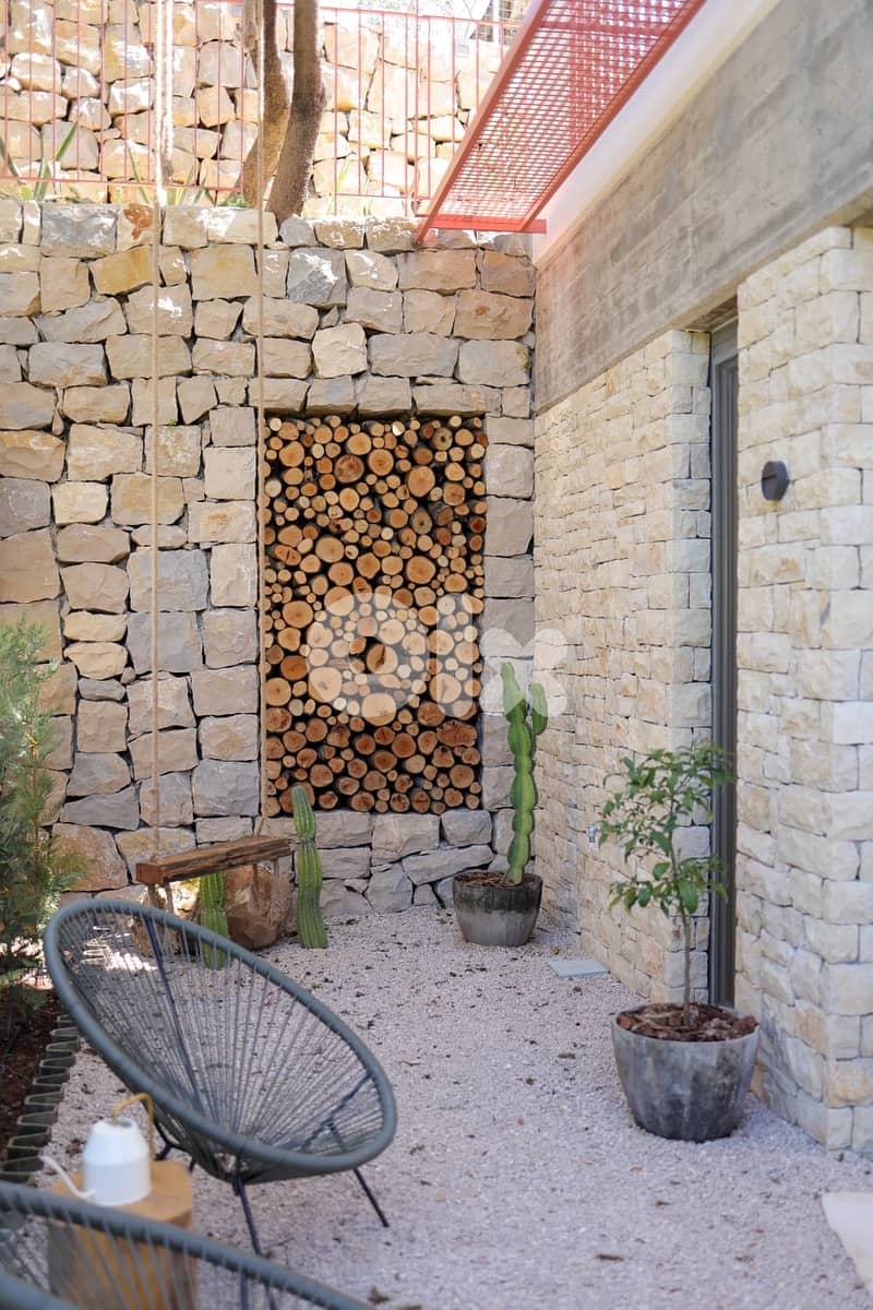 Land with a stand-alone house for sale in Mrah Chdid 12