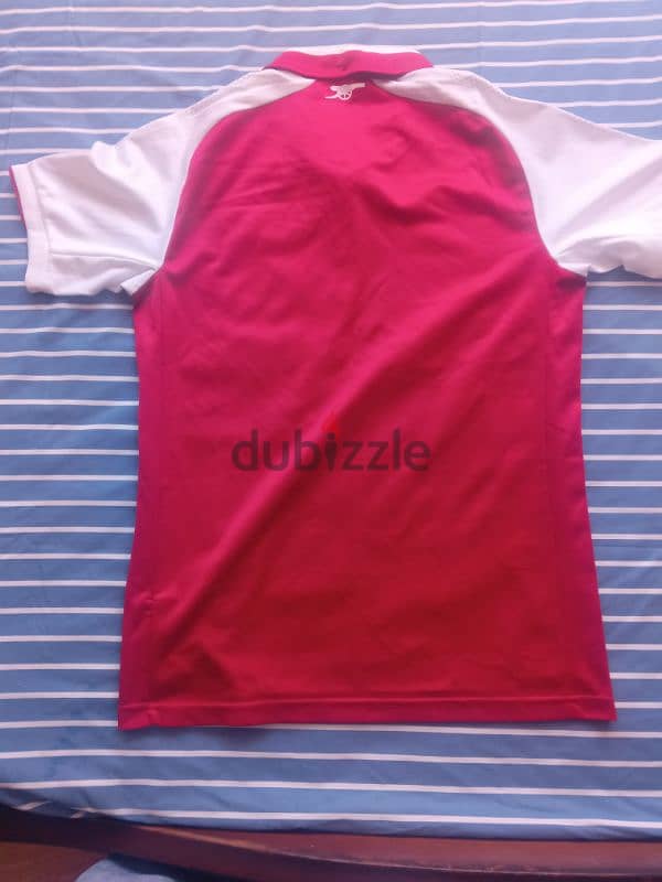 official Arsenal signed T-shirt 1