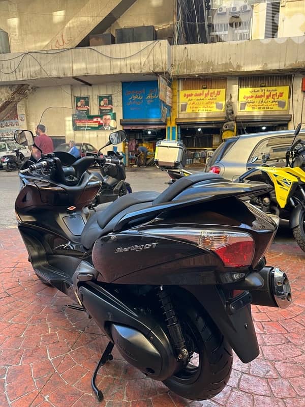 Honda silverwing GT 4