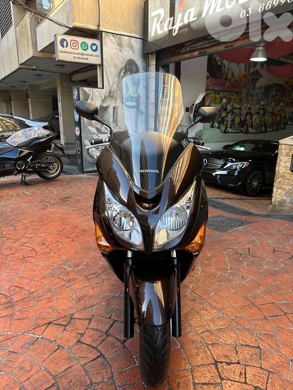 Honda silverwing GT 7