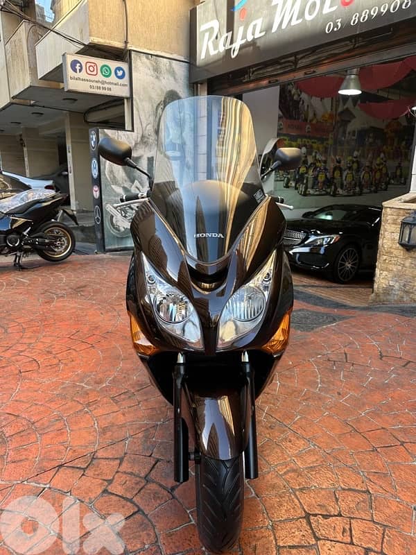 Honda silverwing GT 10