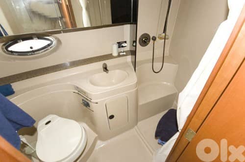 Cruiser 370 Express 12