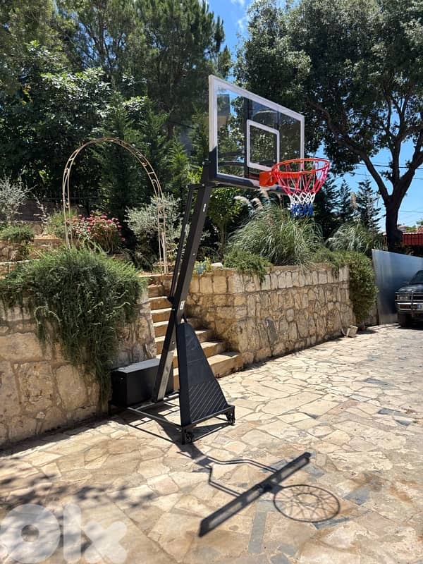 Adjustable Basketball hoop with Iron base 1