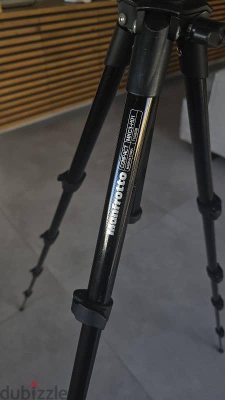 tripod - manfrotto 1